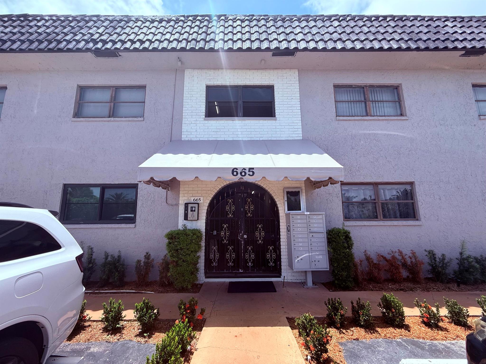 665 Enfield Street B18
