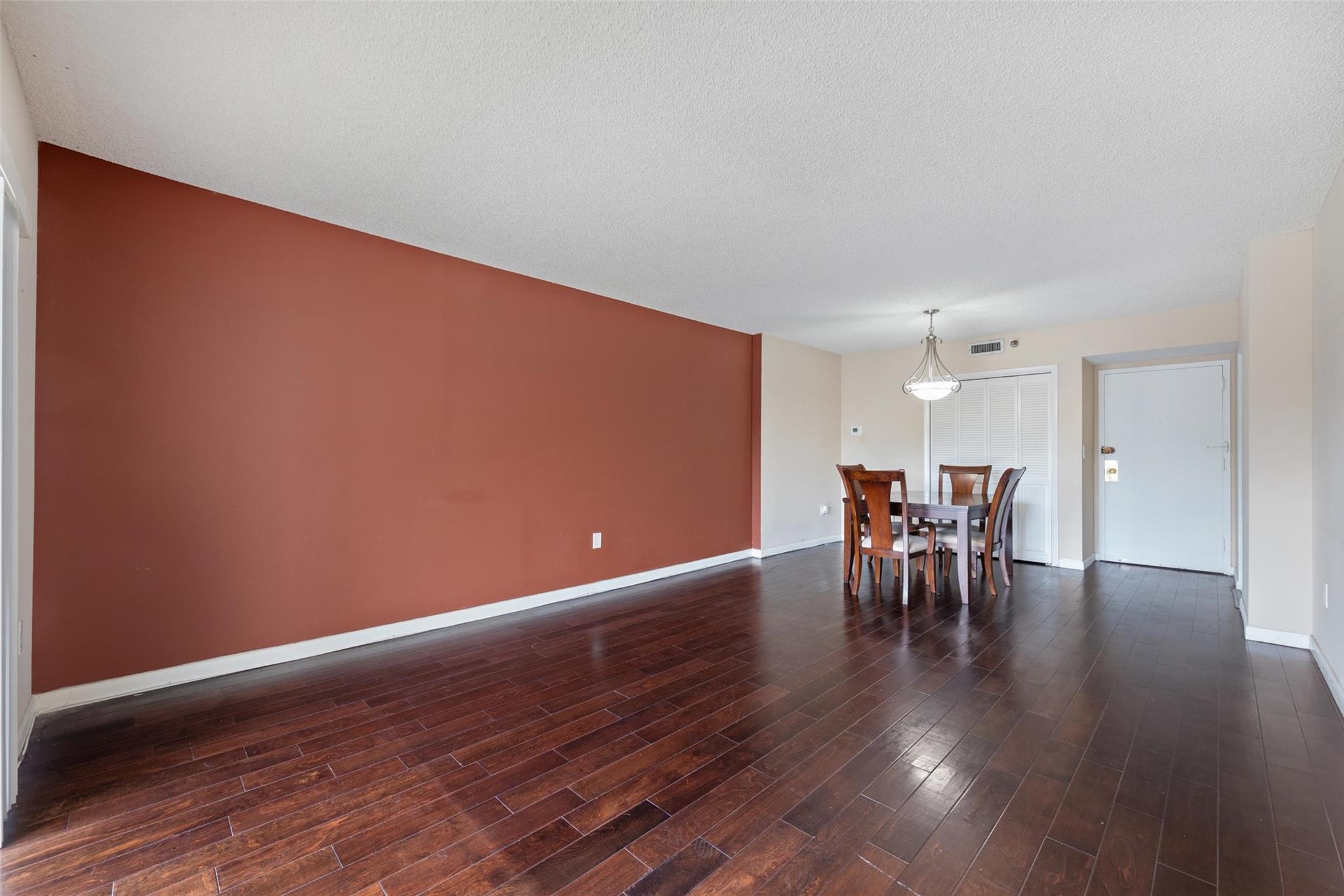 3850 Washington St 315