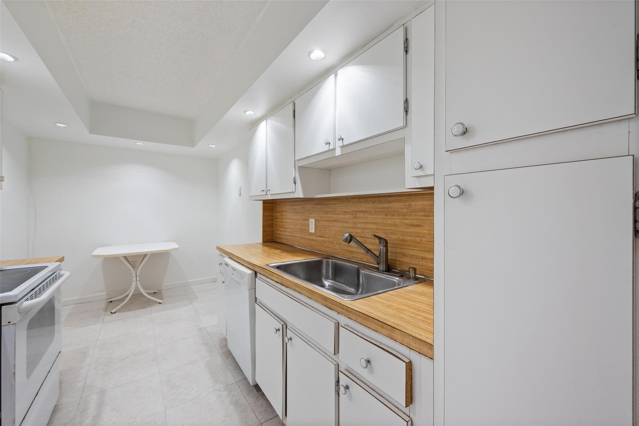 3850 Washington St 315