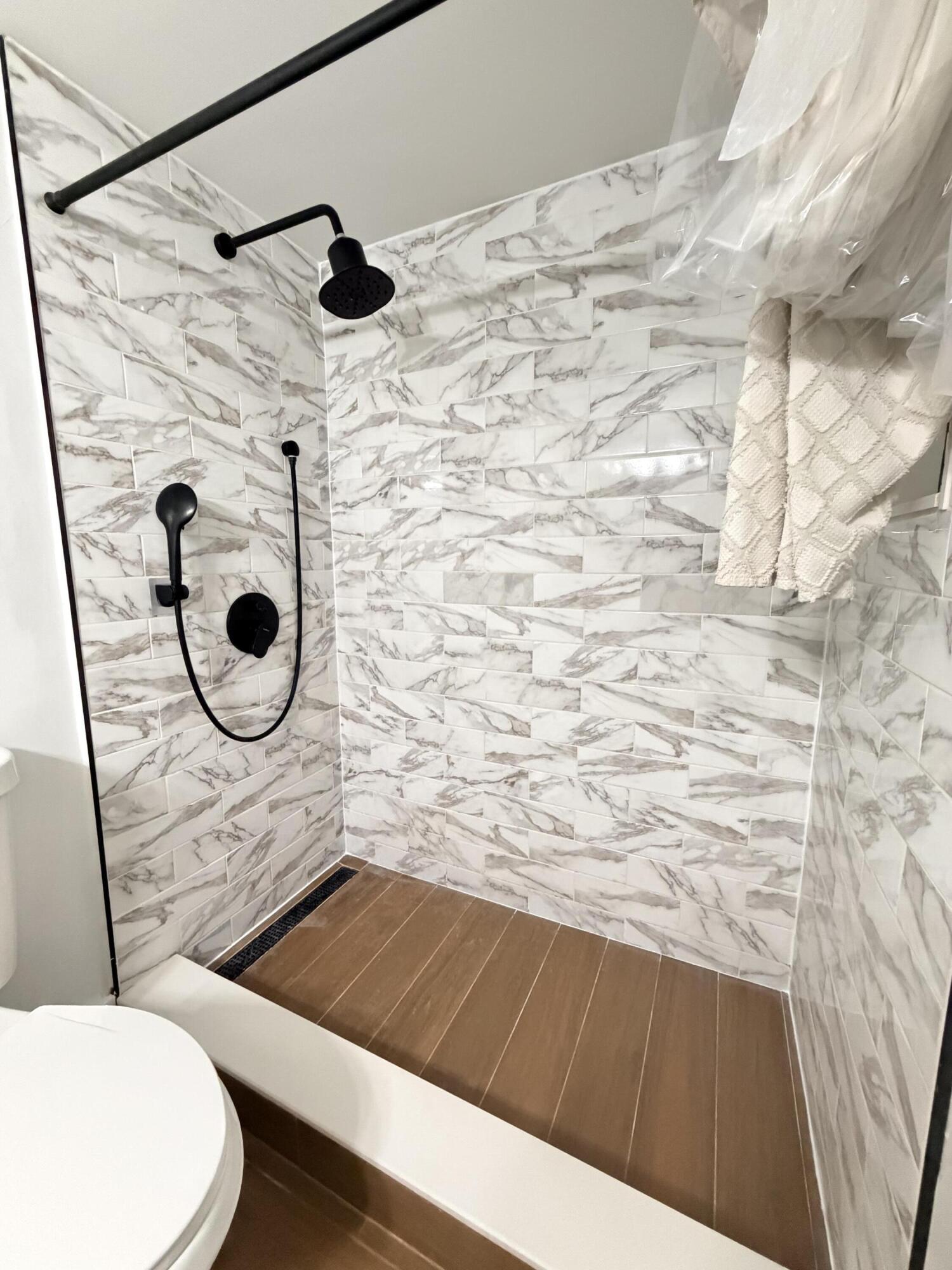 GRAND ISLES CONDO - Residential