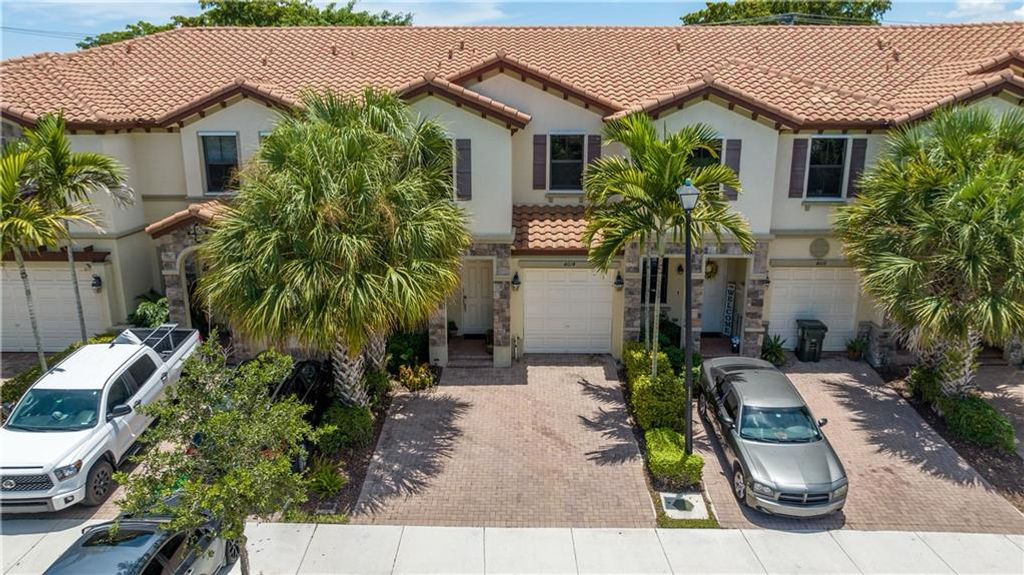 Photo of 4014 Devenshire Ct Ct, Coconut Creek, FL 33073 (MLS # F10340882)