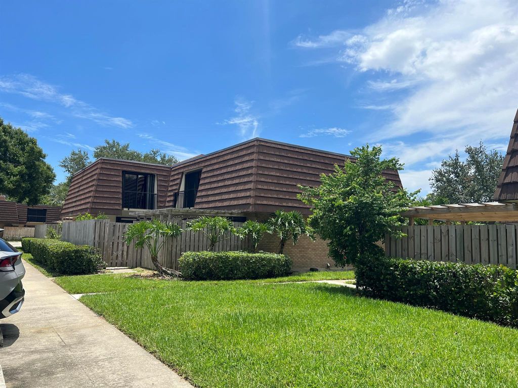 Photo of 308 3rd Lane, Palm Beach Gardens, FL 33418 (MLS # R10901977)