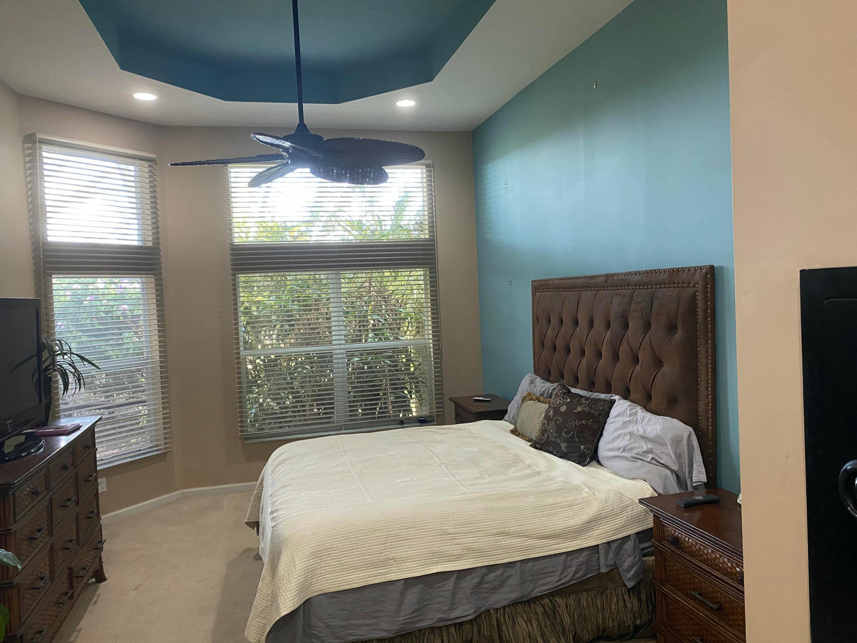 VALENCIA PALMS 4 - Residential