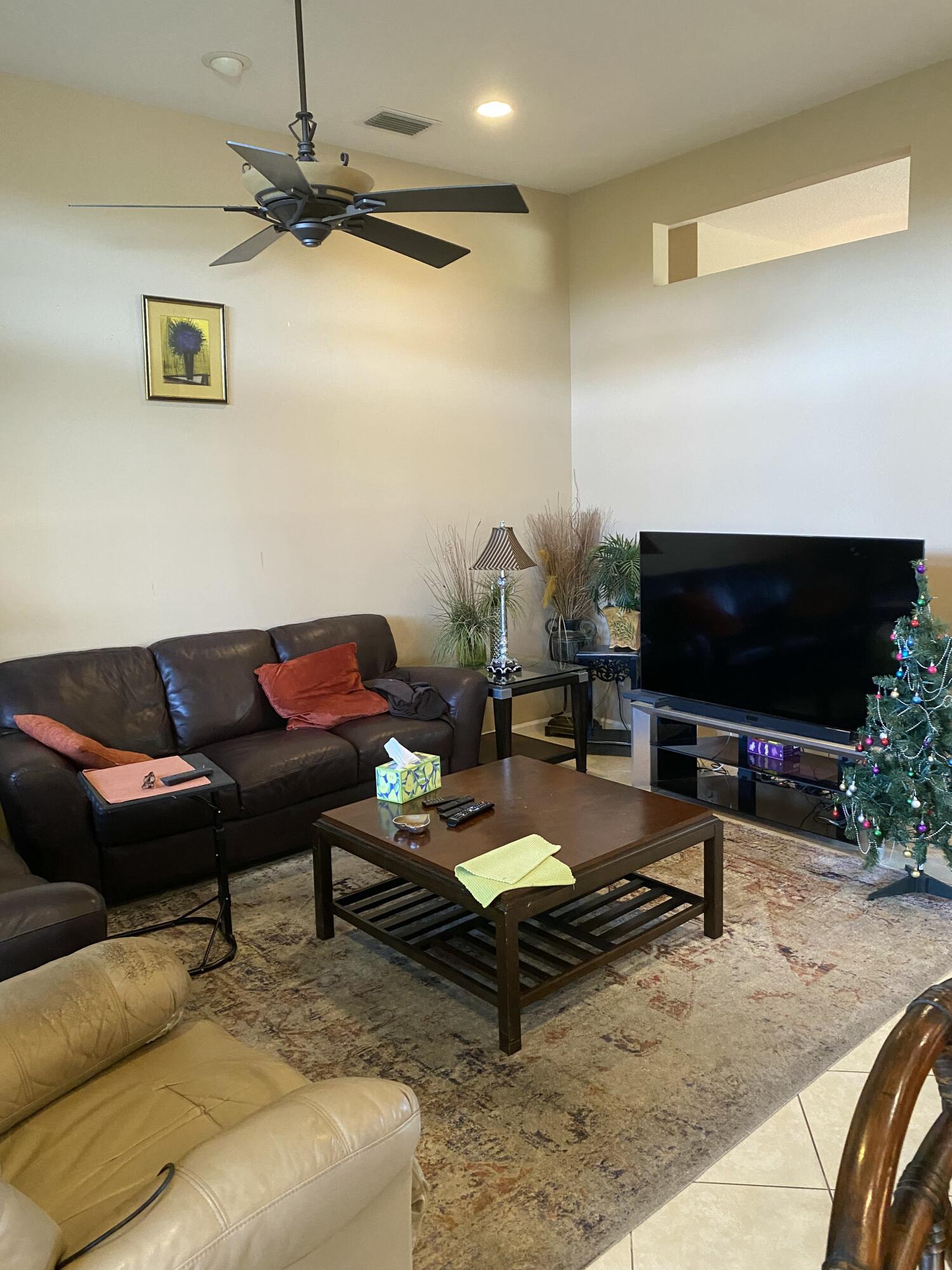 VALENCIA PALMS 4 - Residential