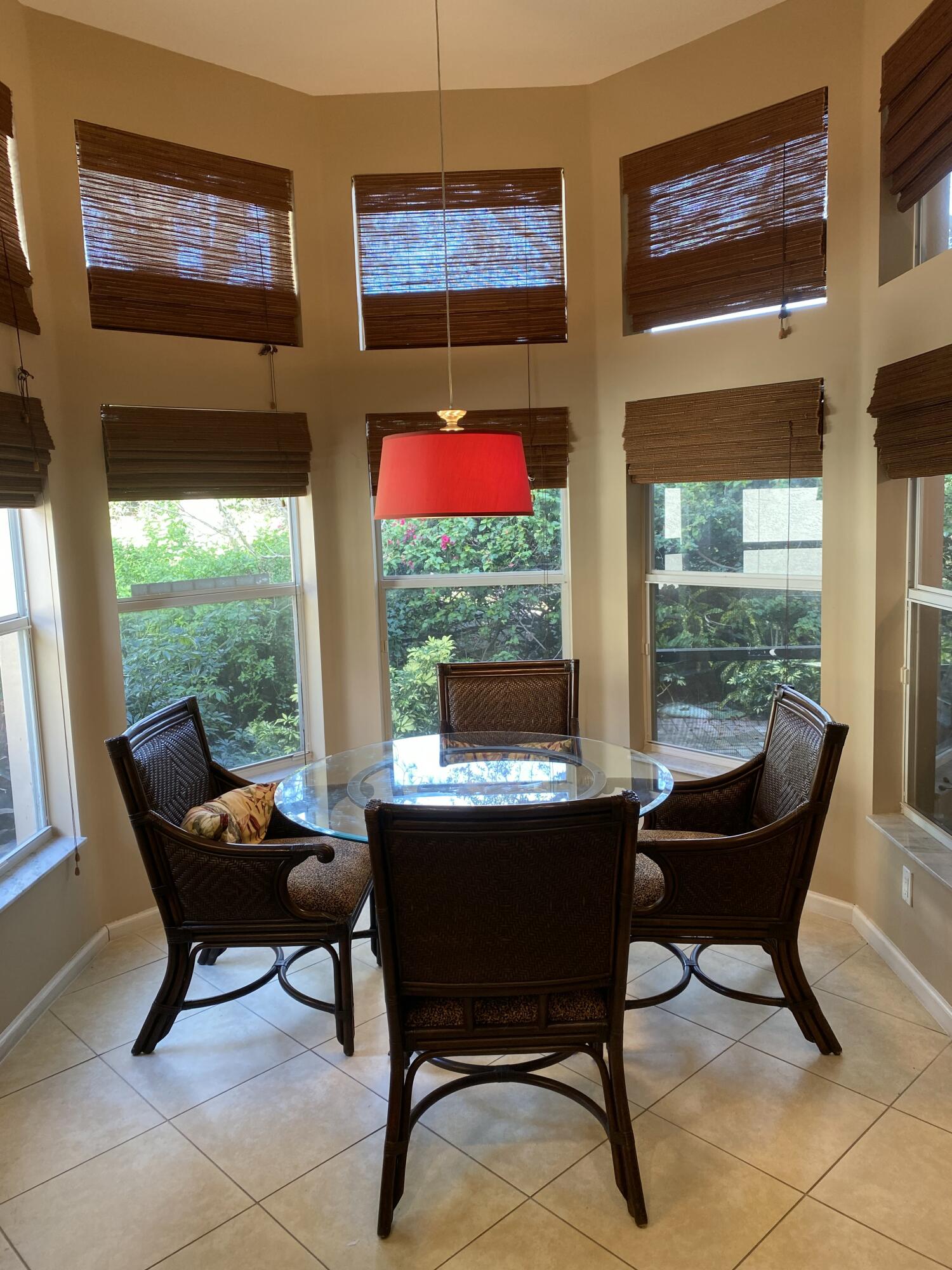 VALENCIA PALMS 4 - Residential
