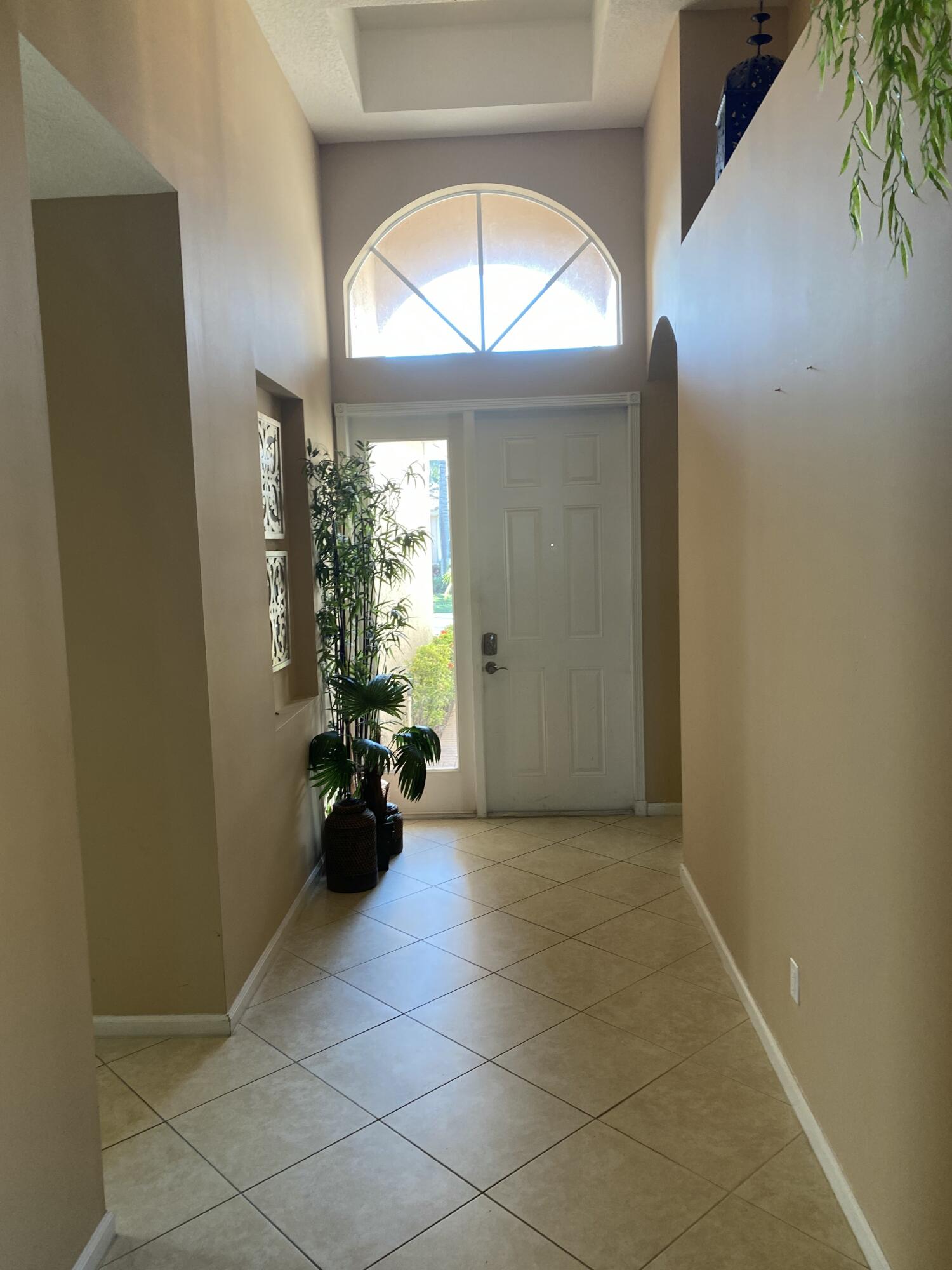 VALENCIA PALMS 4 - Residential