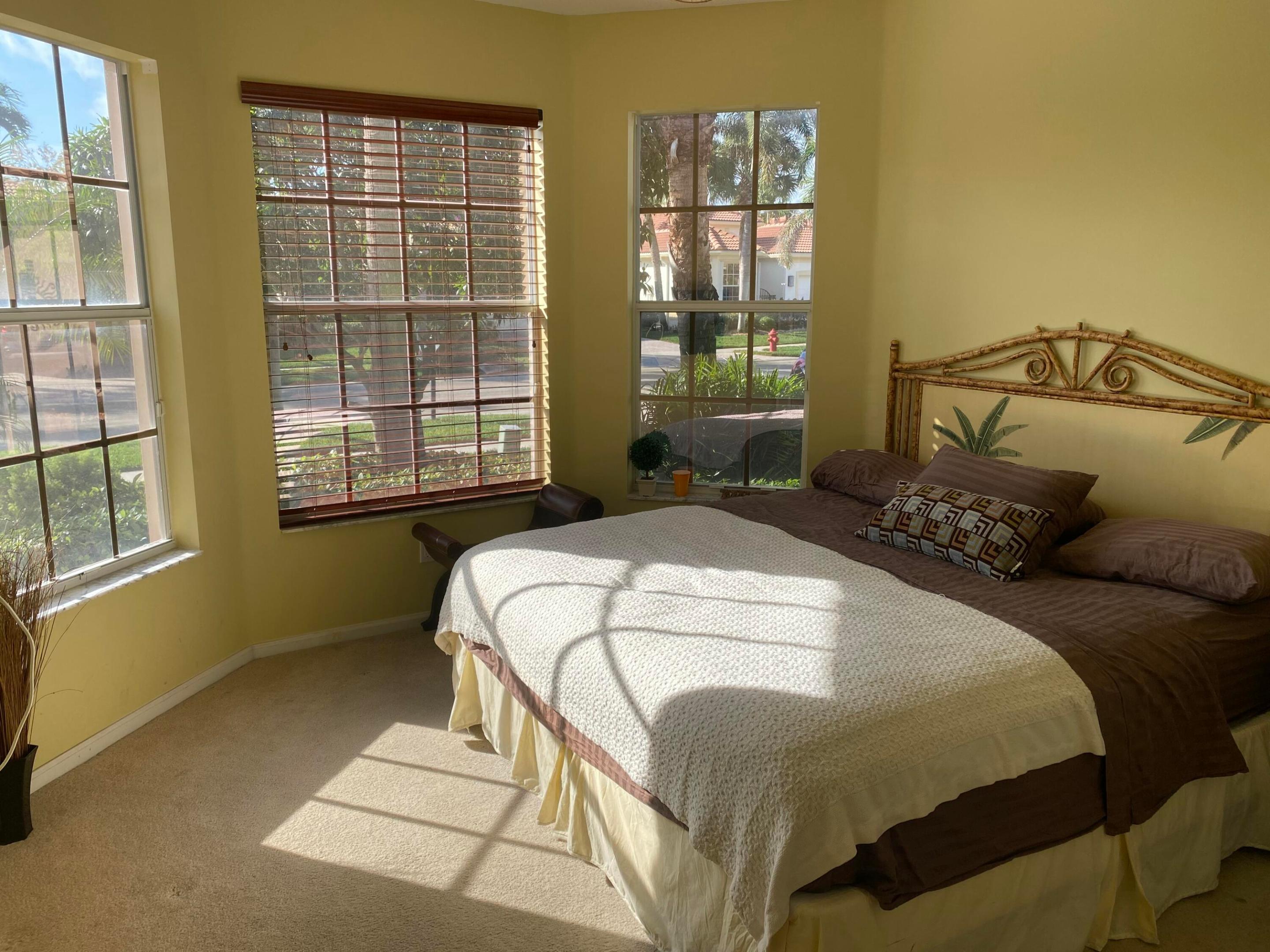 VALENCIA PALMS 4 - Residential