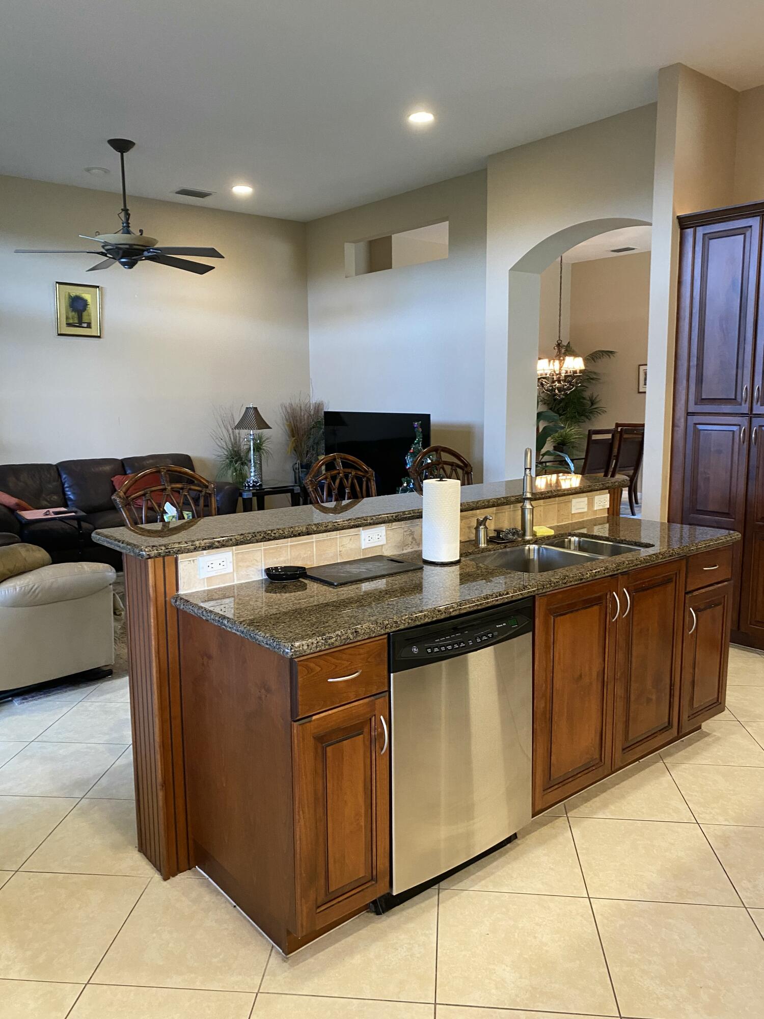 VALENCIA PALMS 4 - Residential