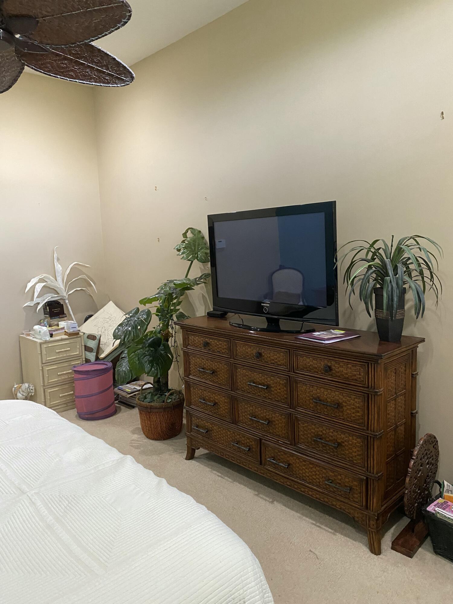 VALENCIA PALMS 4 - Residential