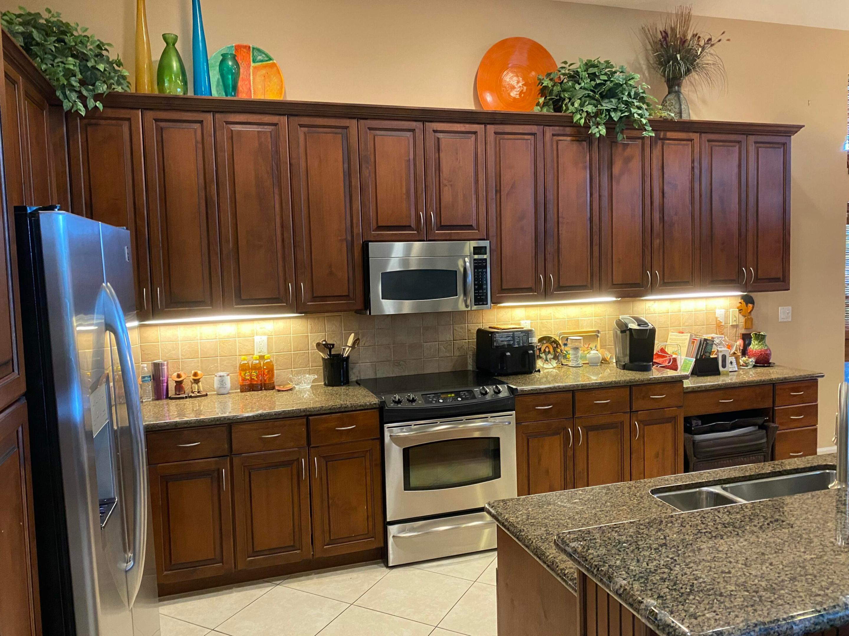 VALENCIA PALMS 4 - Residential