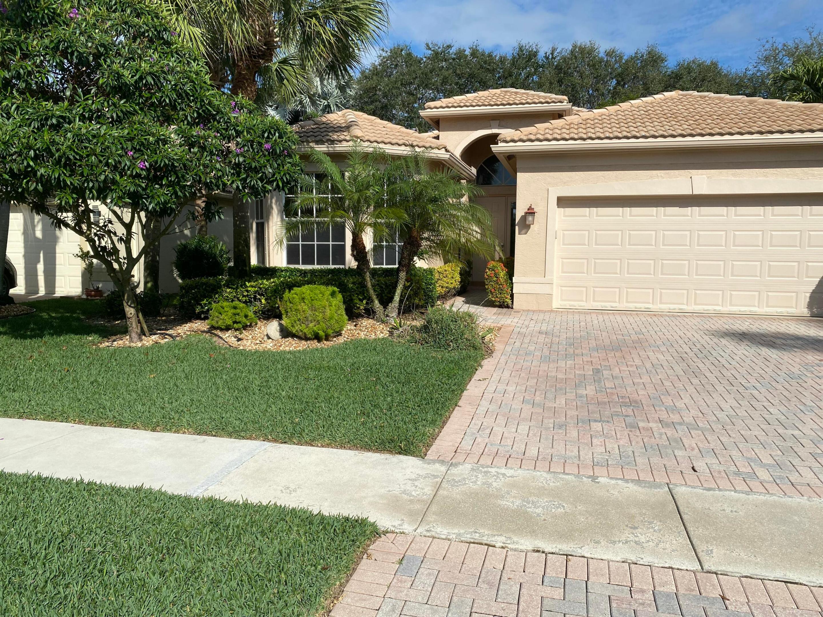 VALENCIA PALMS 4 - Residential