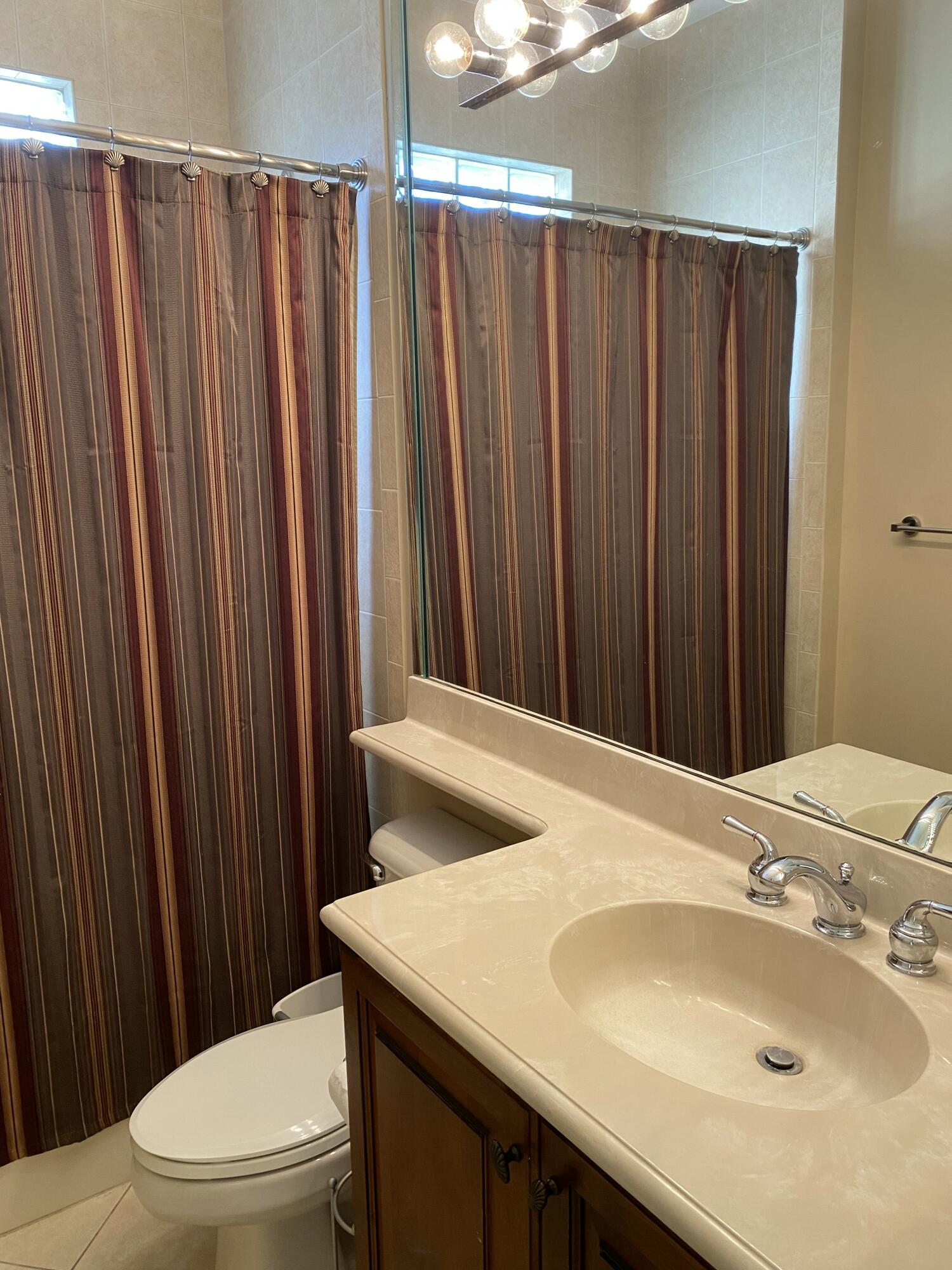 VALENCIA PALMS 4 - Residential