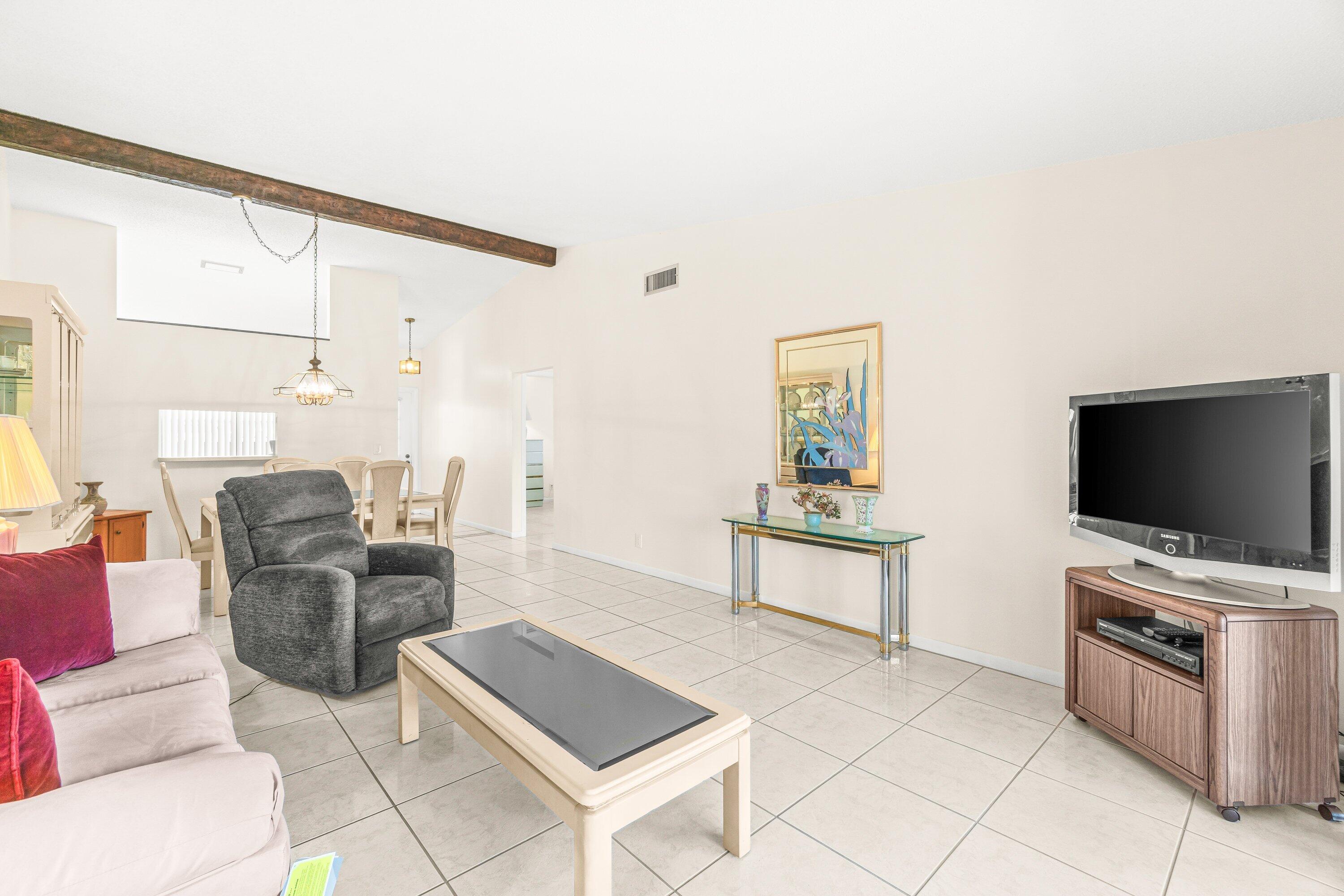 PINE RIDGE NORTH VILLAGE III CONDO - Residential