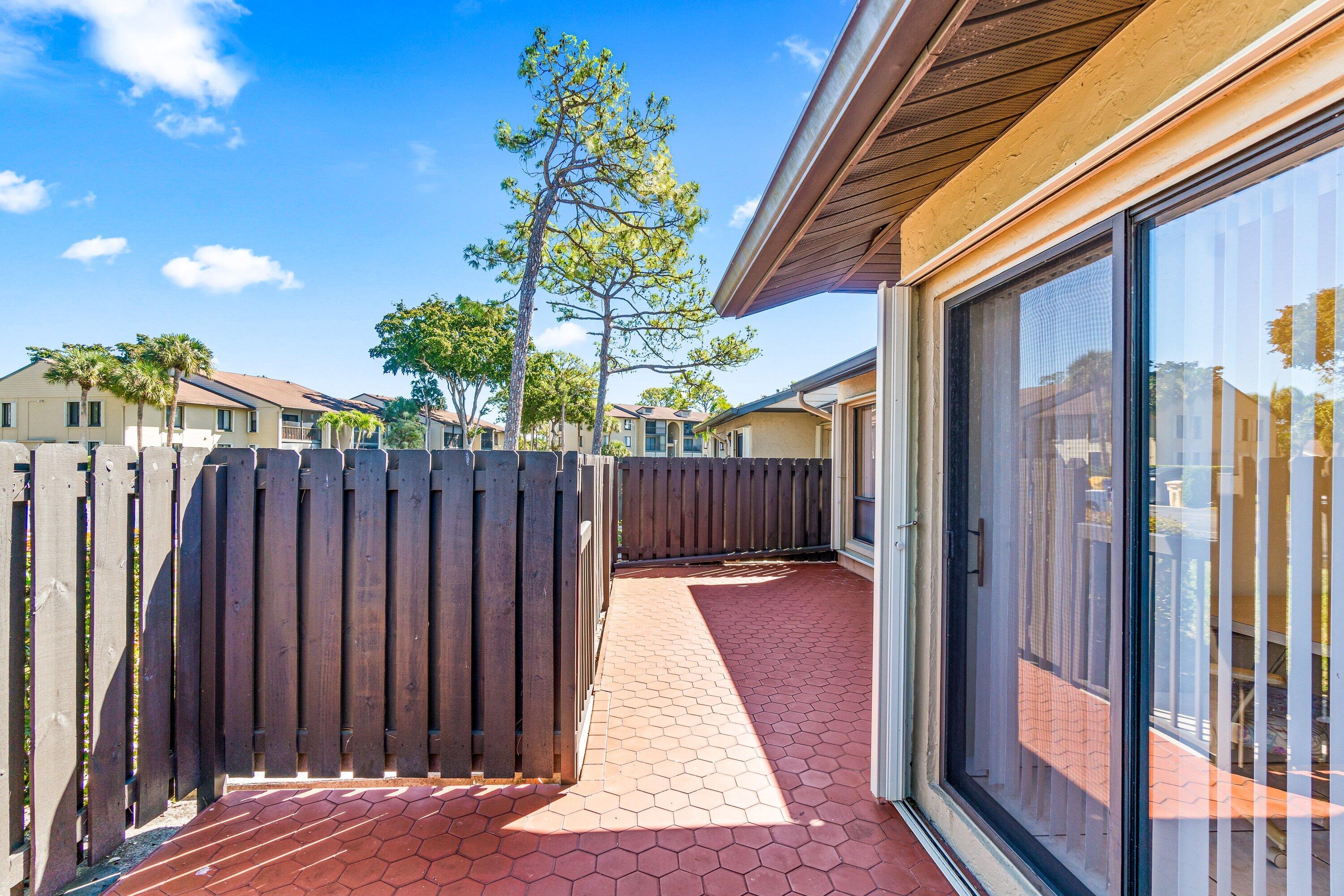 PINE RIDGE NORTH VILLAGE III CONDO - Residential