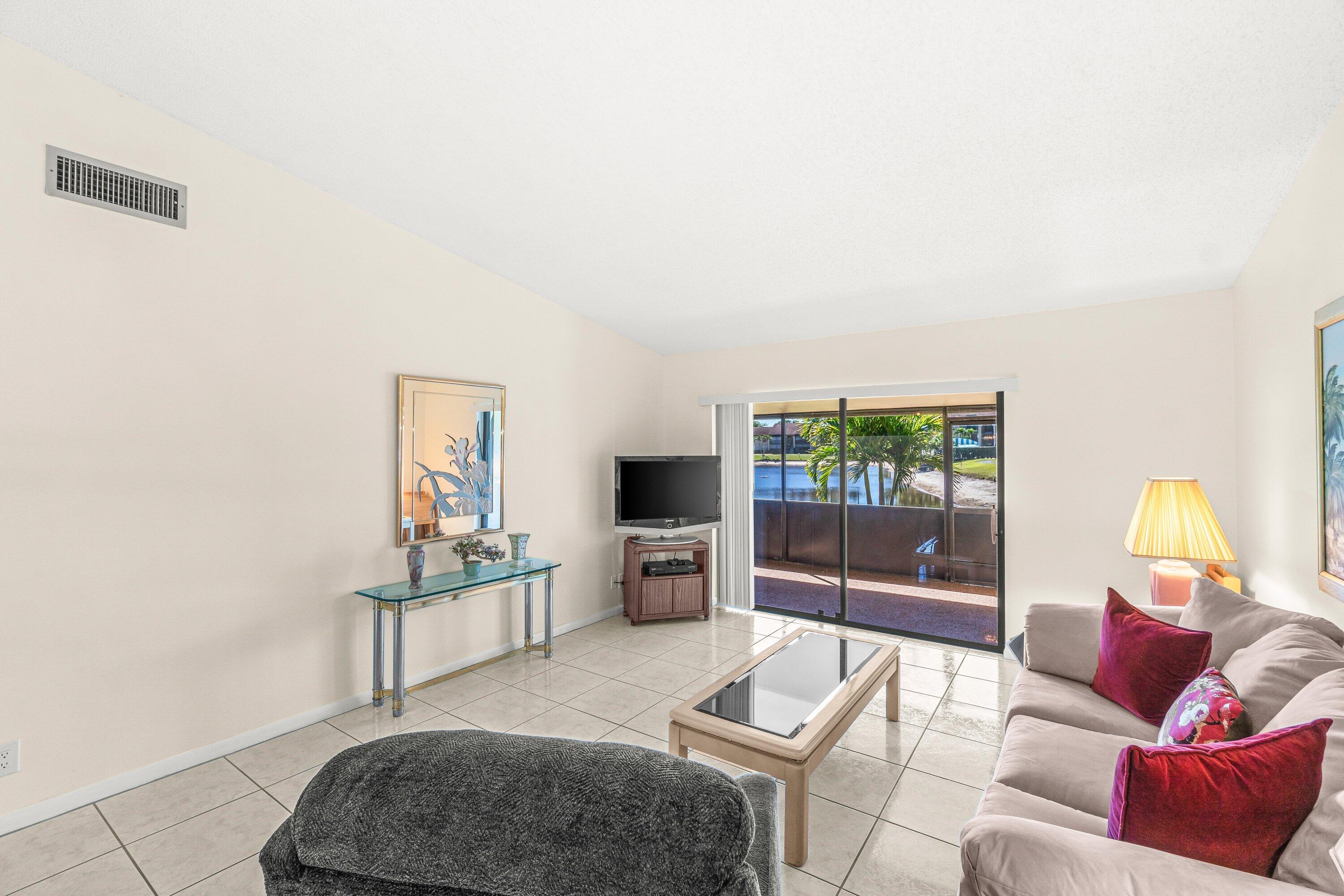 PINE RIDGE NORTH VILLAGE III CONDO - Residential