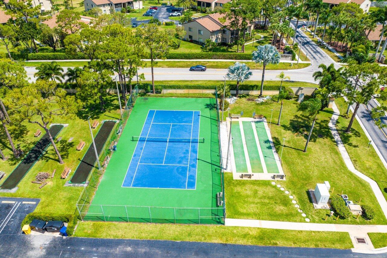 PINE RIDGE NORTH VILLAGE III CONDO - Residential