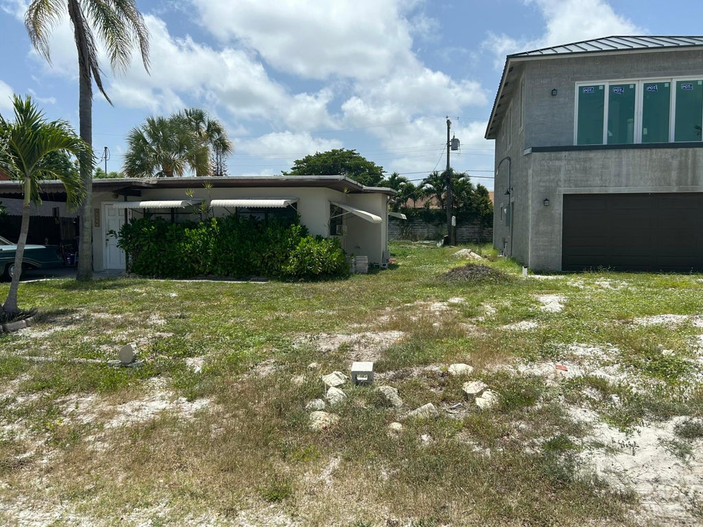 Photo of 7785 LOOMIS Street, Lake Worth, FL 33462 (MLS # B26086701)