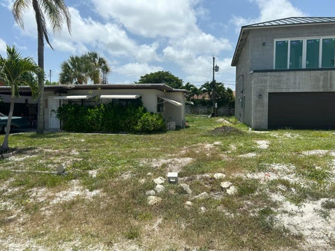 Tiny photo for 7785 LOOMIS Street, Lake Worth, FL 33462 (MLS # B26086701)