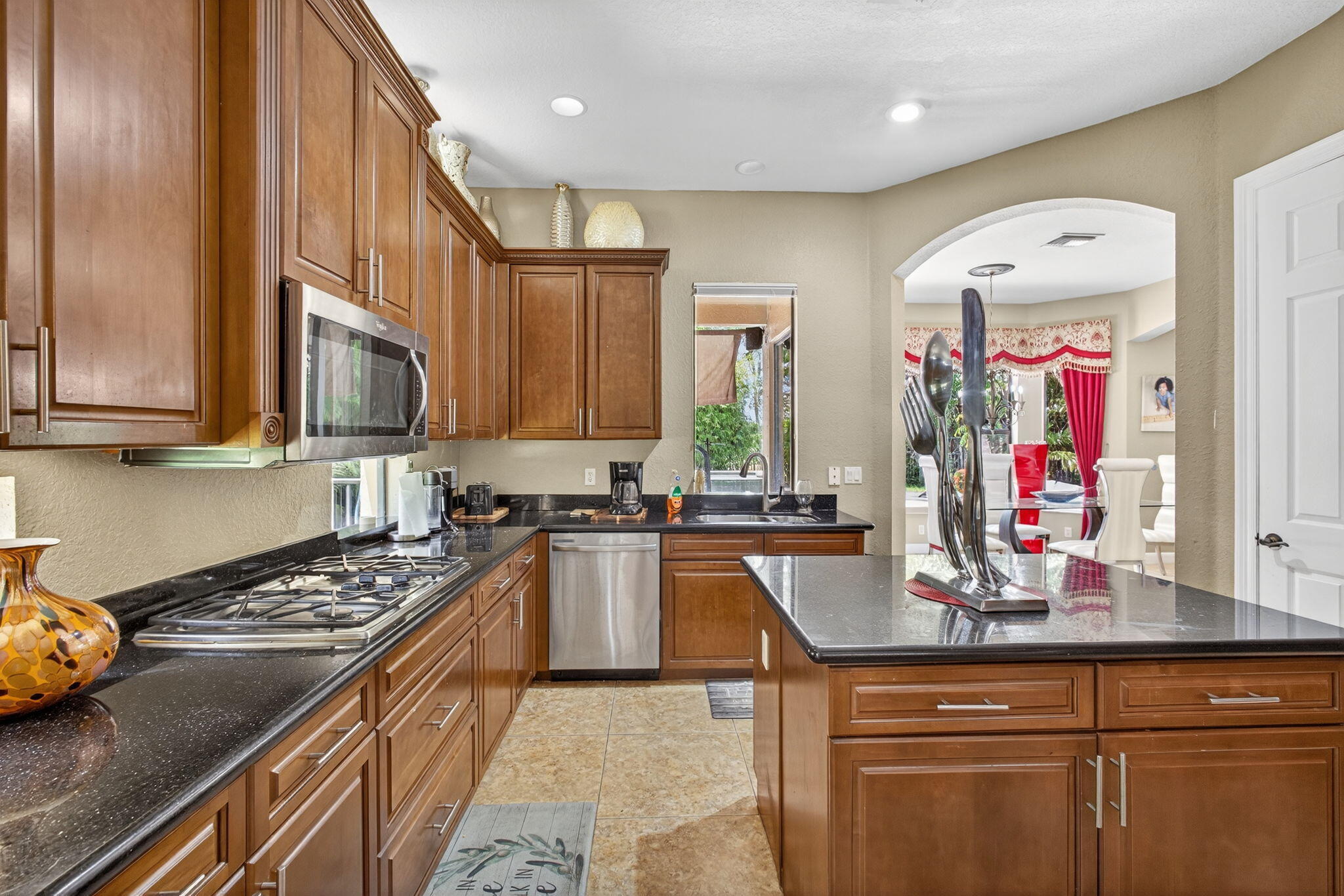 Properties 3501 Collonade Drive