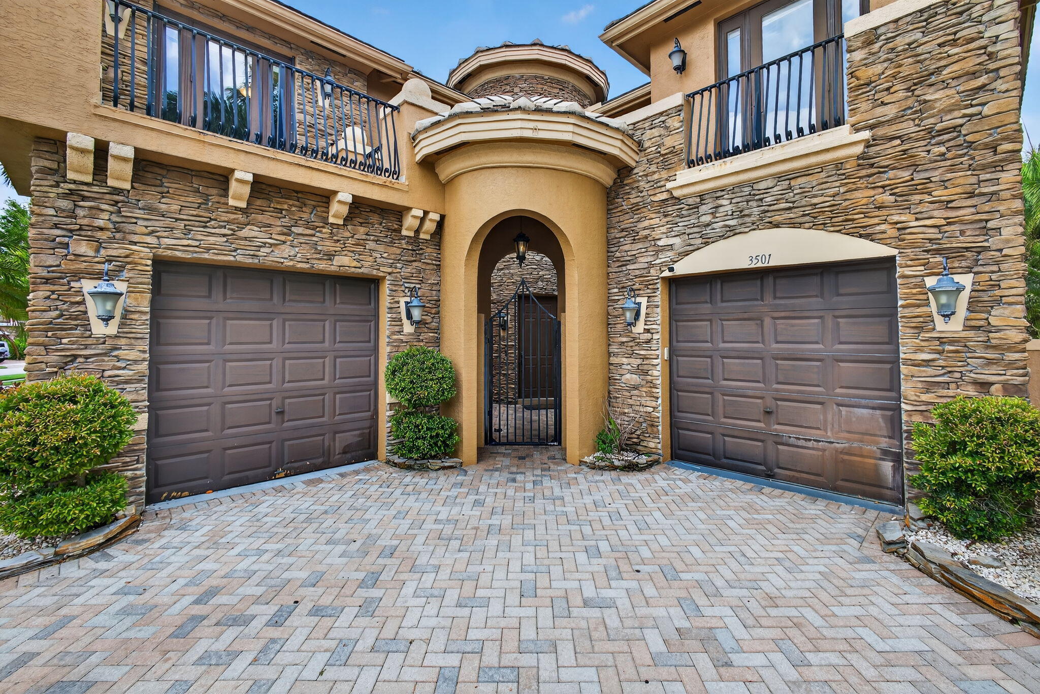Properties 3501 Collonade Drive