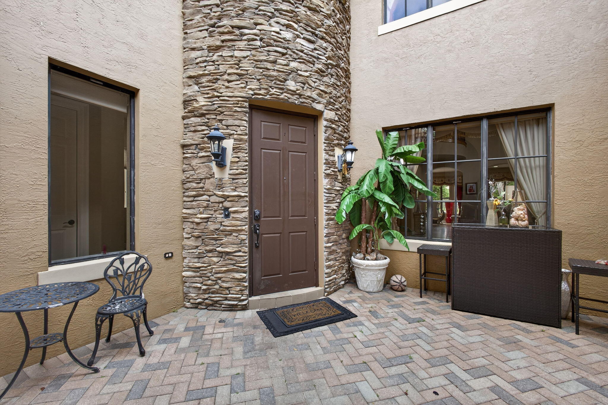 Properties 3501 Collonade Drive