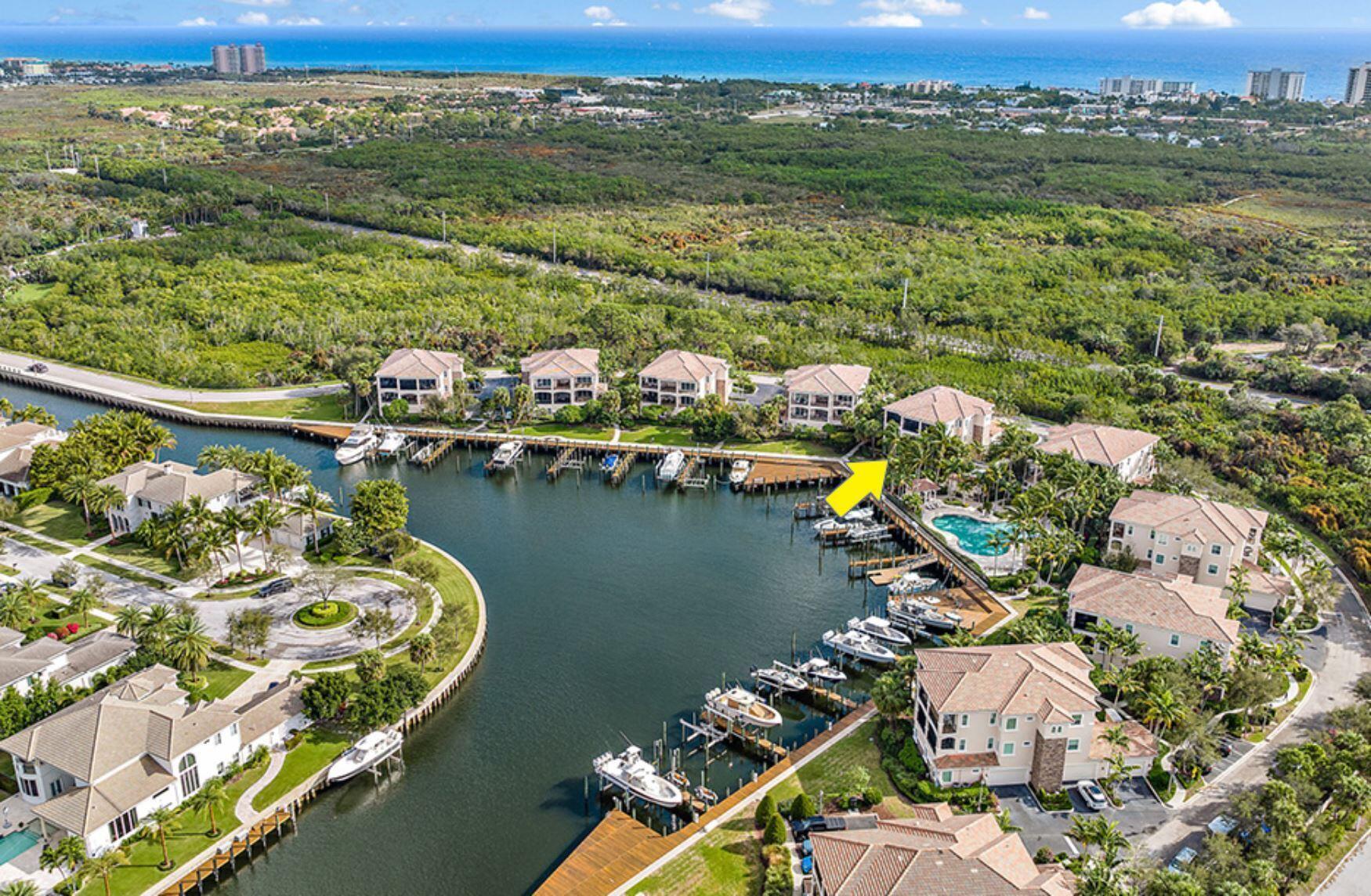 Carriage Homes at Frenchm - Residential