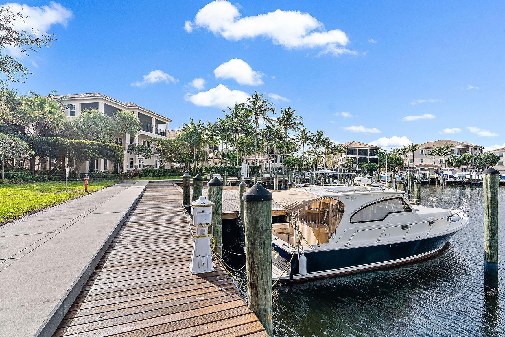 Carriage Homes at Frenchm - Residential