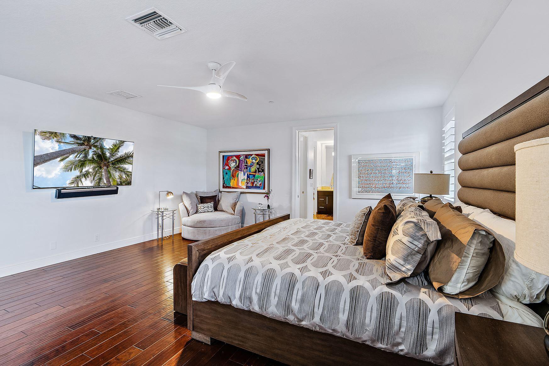 Carriage Homes at Frenchm - Residential