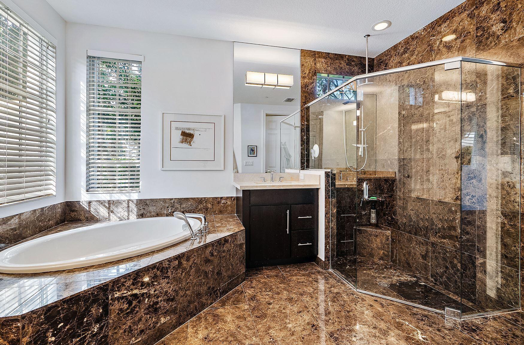 Carriage Homes at Frenchm - Residential