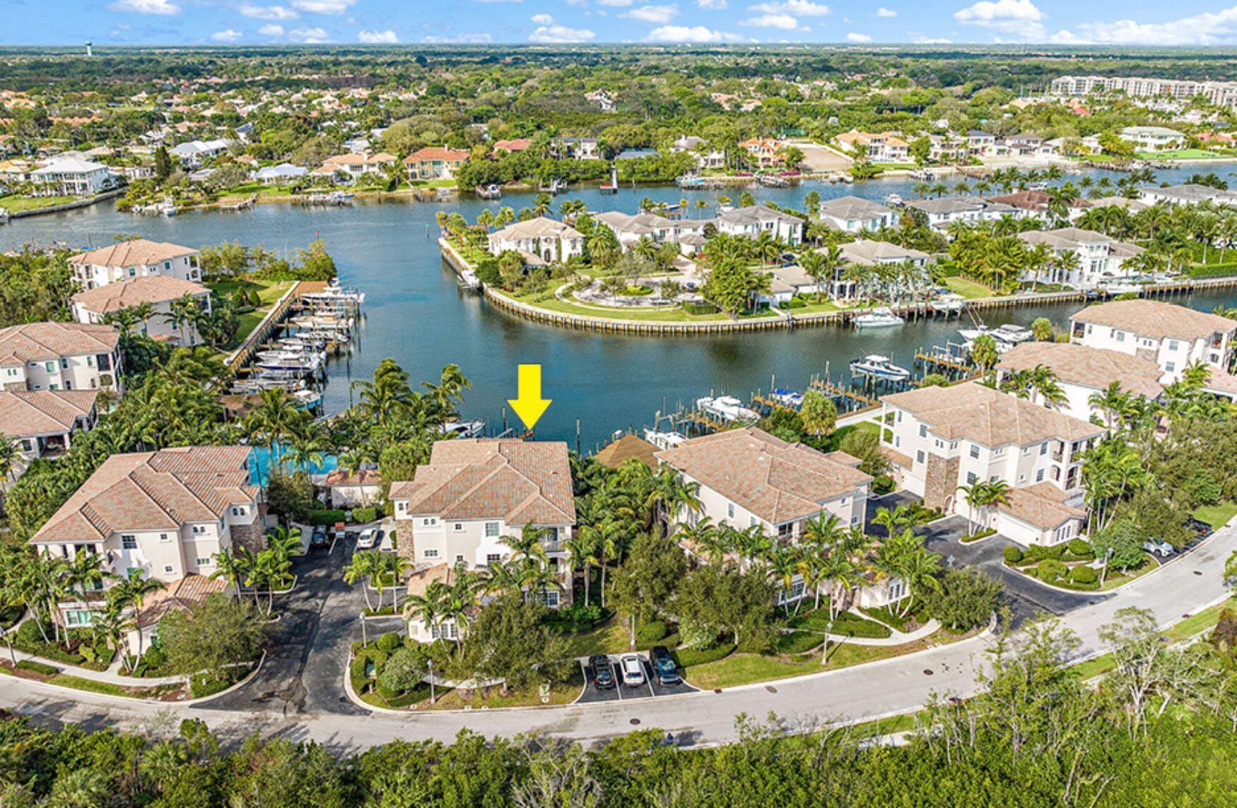 Carriage Homes at Frenchm - Residential