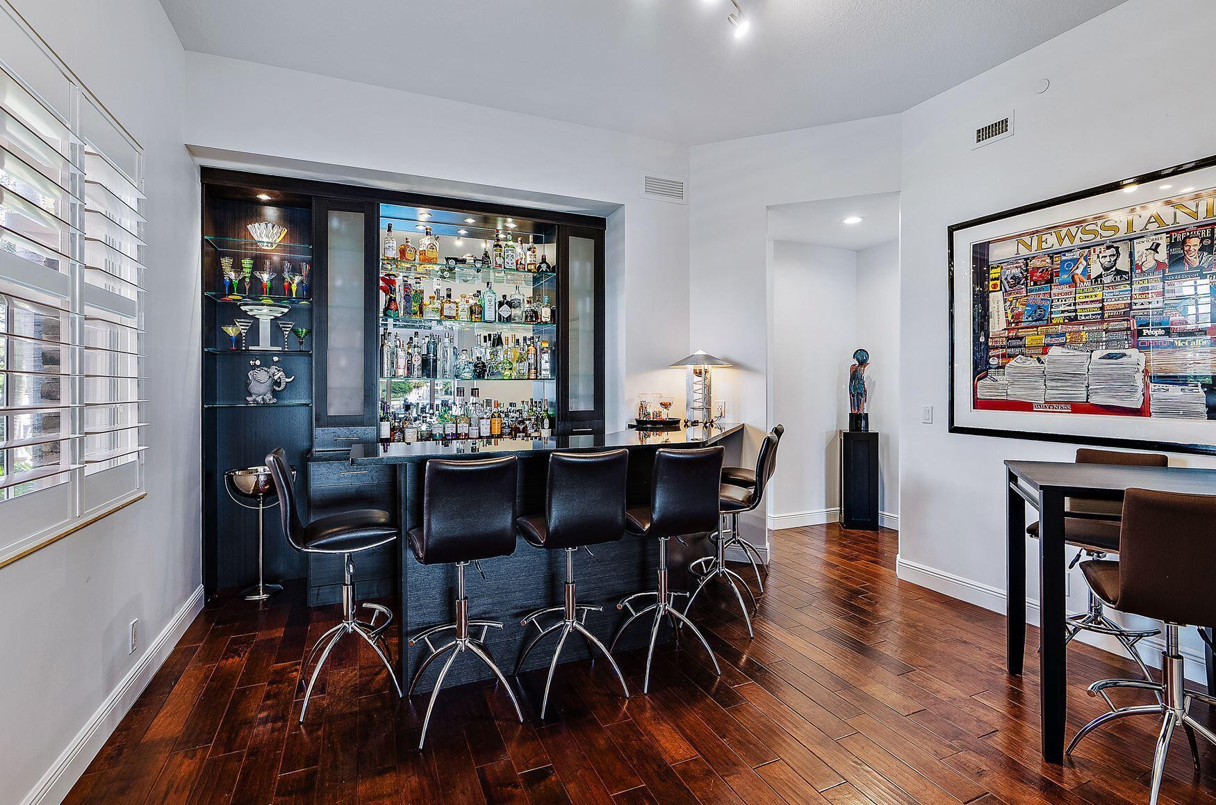 Carriage Homes at Frenchm - Residential