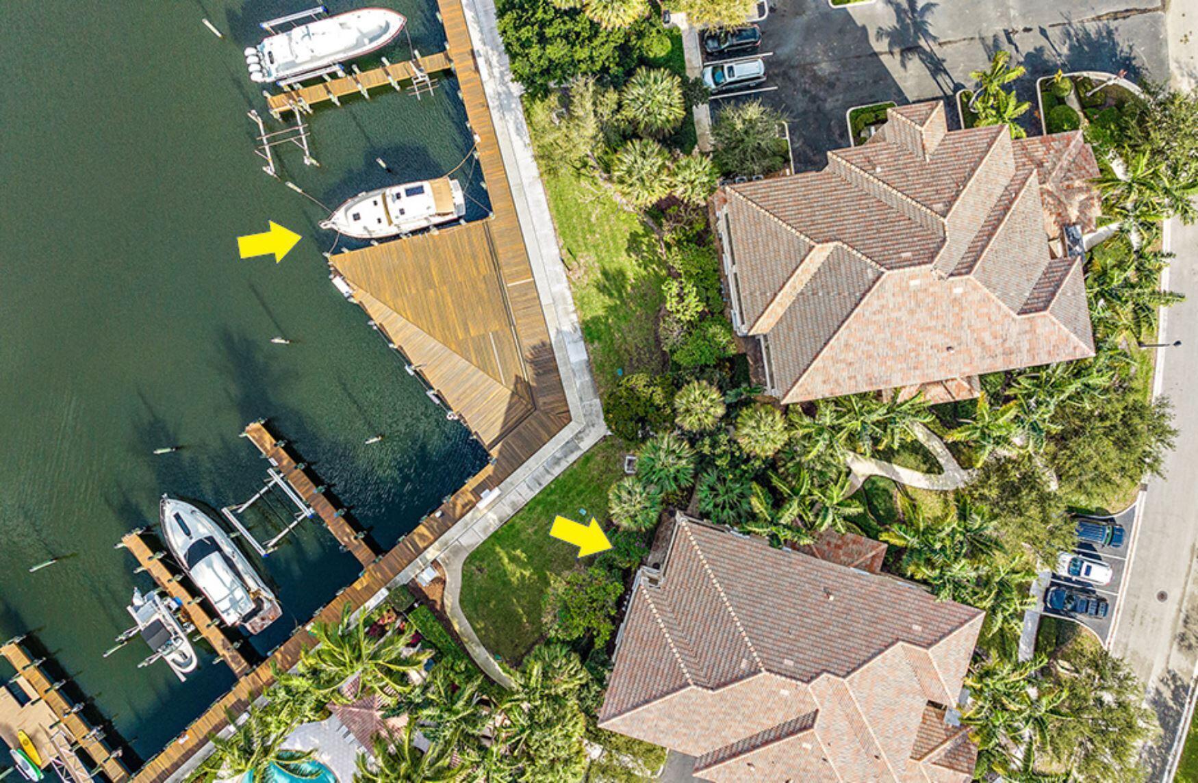 Carriage Homes at Frenchm - Residential