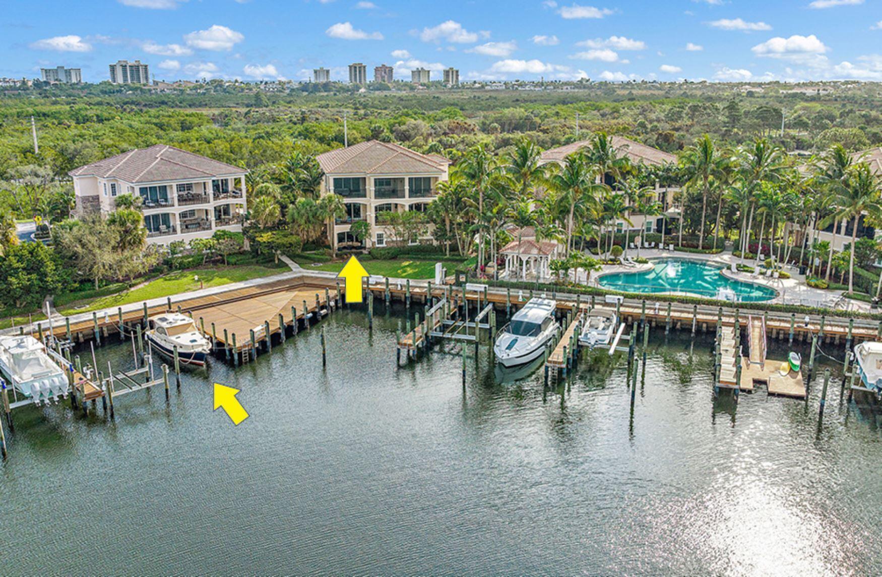 Carriage Homes at Frenchm - Residential