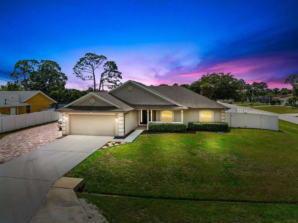 Photo of 402 SE Faith Terrace, Port St Lucie, FL 34983 (MLS # R10880021)