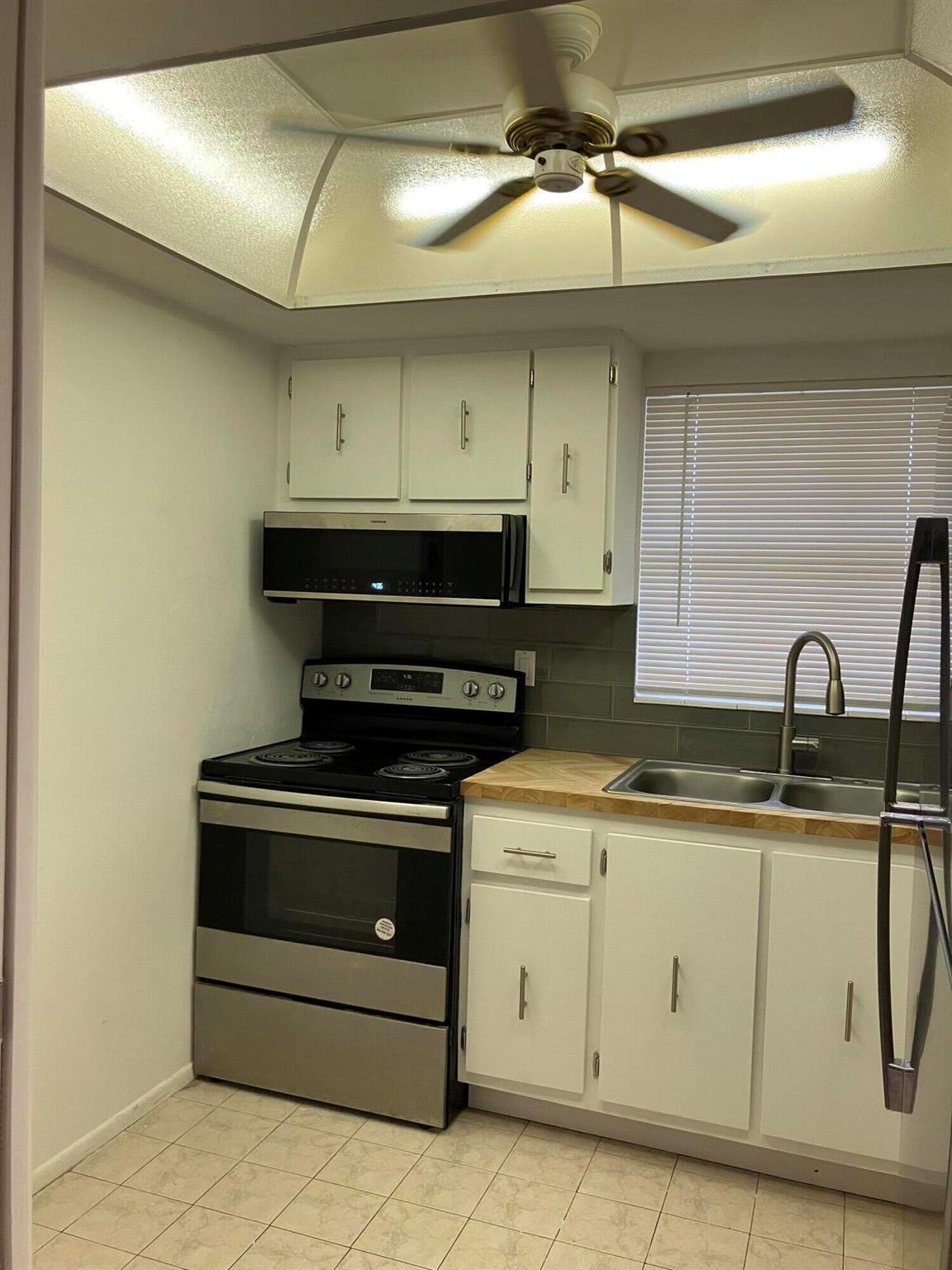 Cresthaven Villas Cond 13 - Residential Lease