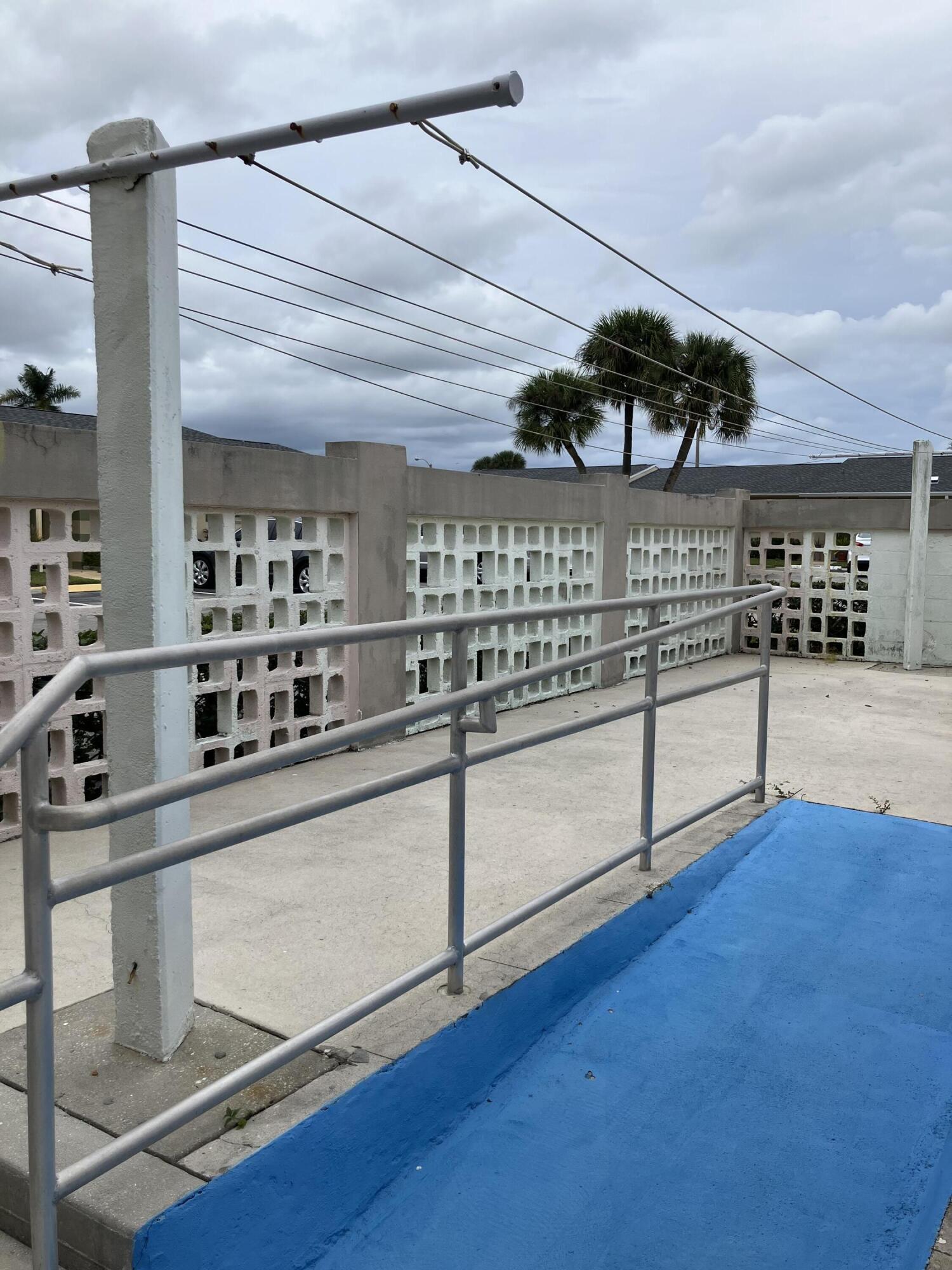 Cresthaven Villas Cond 13 - Residential Lease