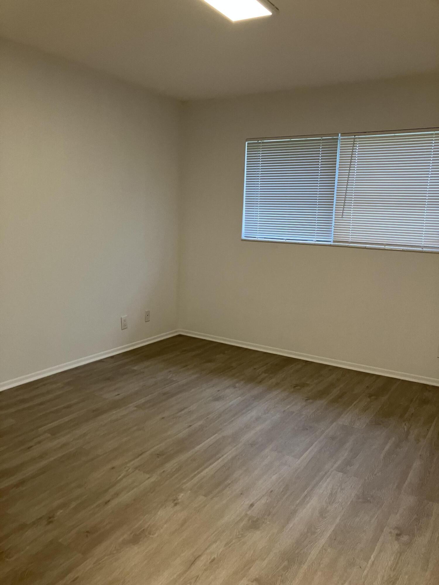 Cresthaven Villas Cond 13 - Residential Lease