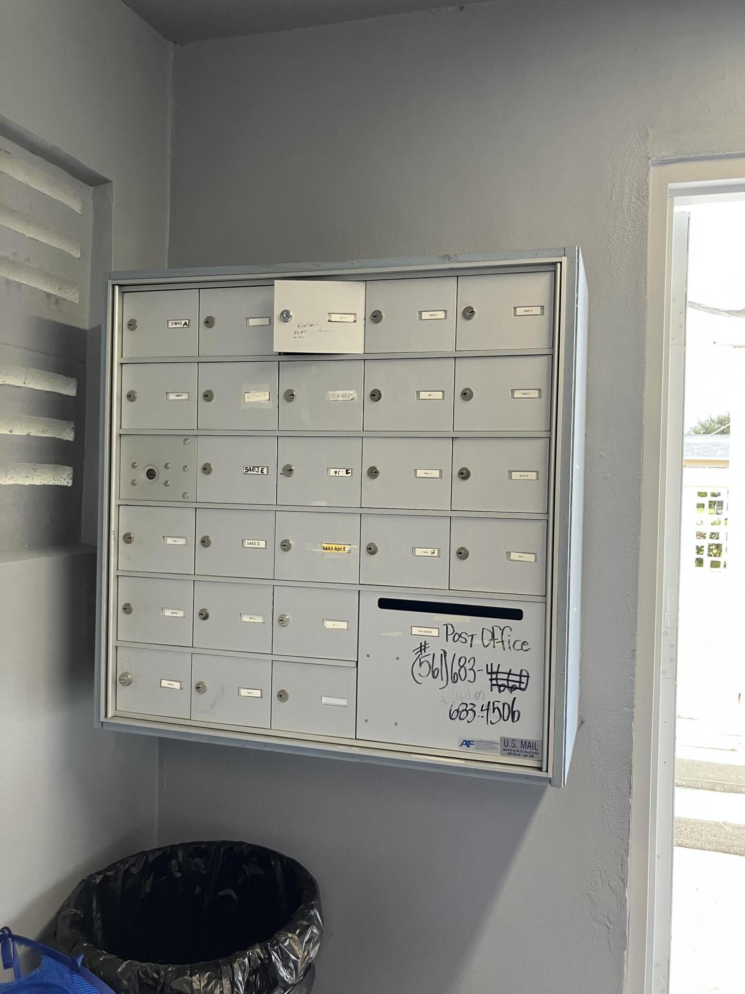 Cresthaven Villas Cond 13 - Residential Lease