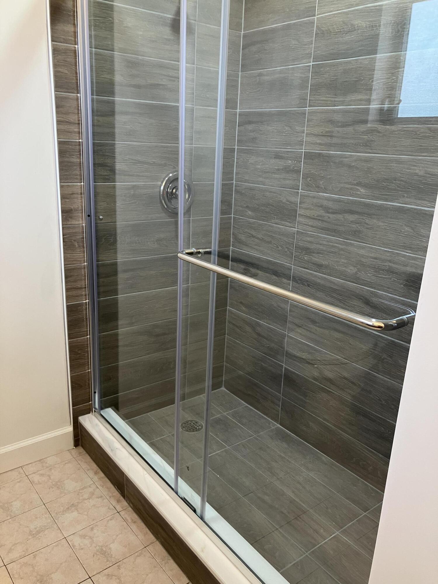 Cresthaven Villas Cond 13 - Residential Lease