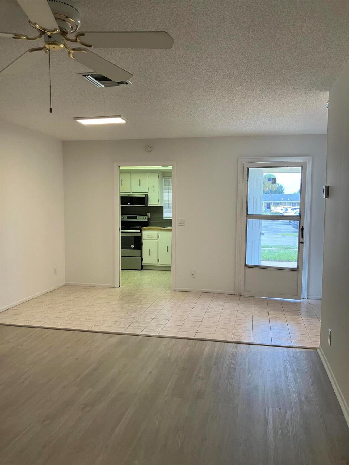 Cresthaven Villas Cond 13 - Residential Lease