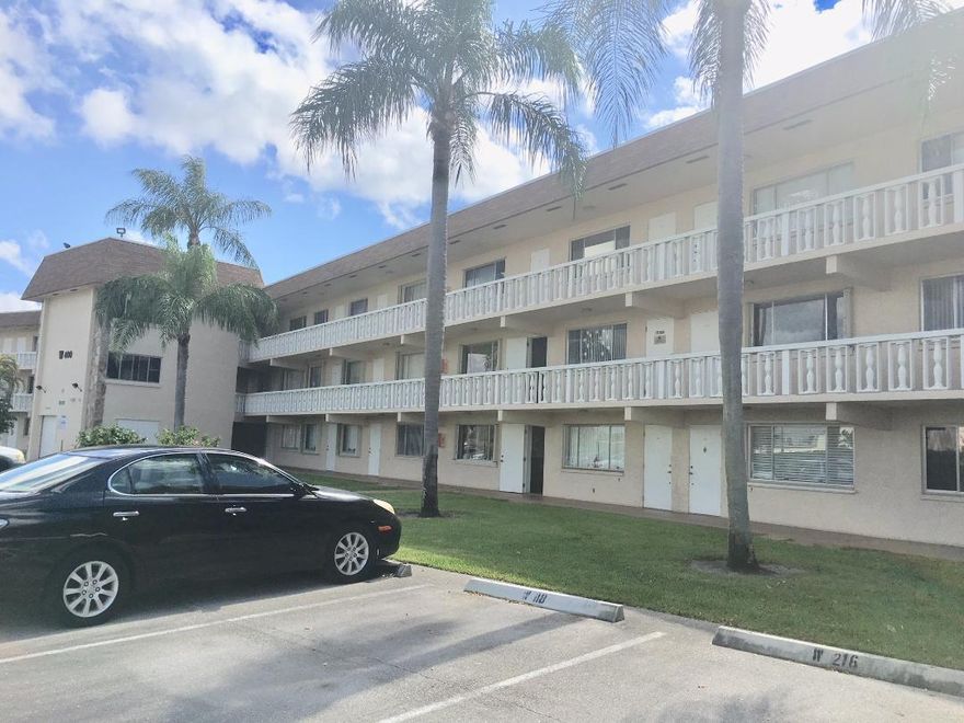 Quaint 1 Bedroom 1 Bath condo located in 55+ Community. Situated on the third floor with elevator access, this unit has tile floors throughout, ample natural light, and a screened balcony with a garden view.