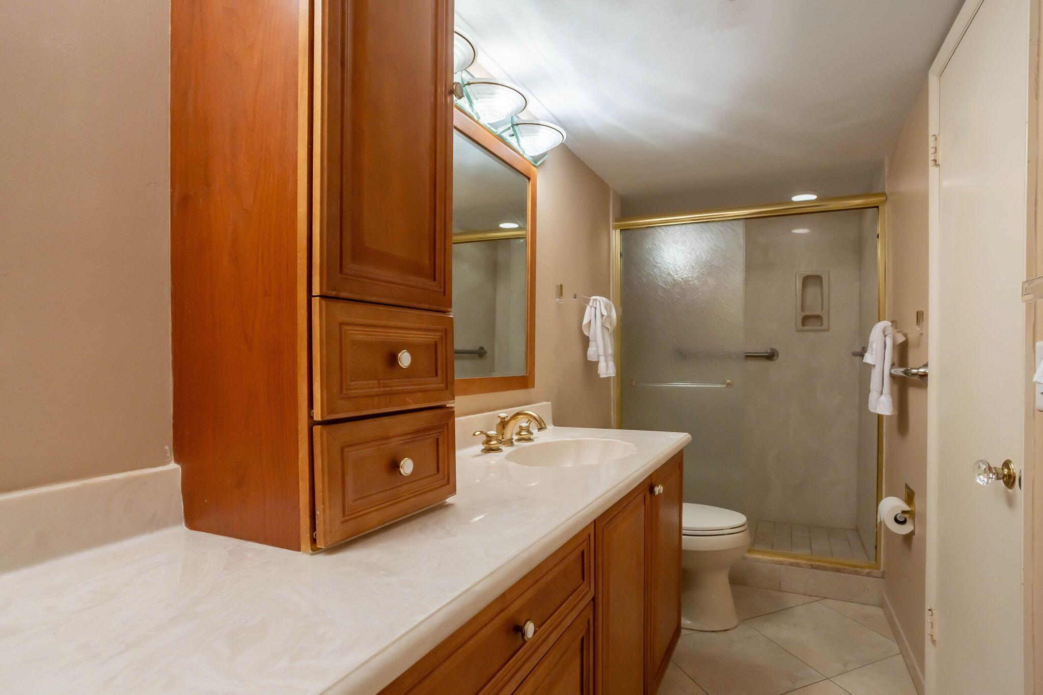 HILLSBORO LE BARON CONDO - Residential