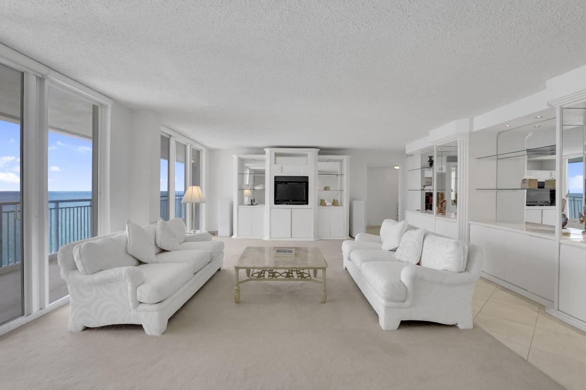 HILLSBORO LE BARON CONDO APTS - Residential