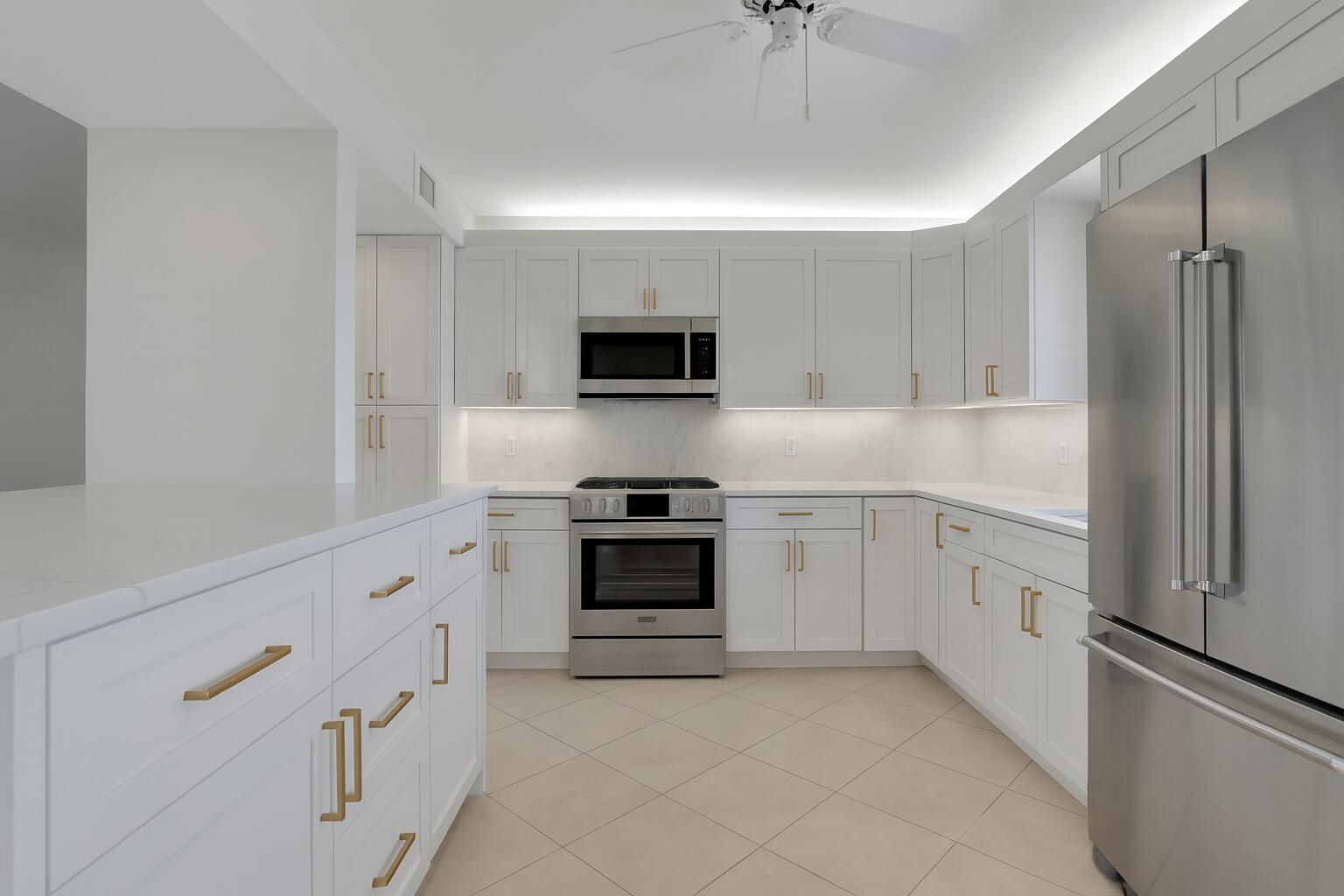 HILLSBORO LE BARON CONDO - Residential