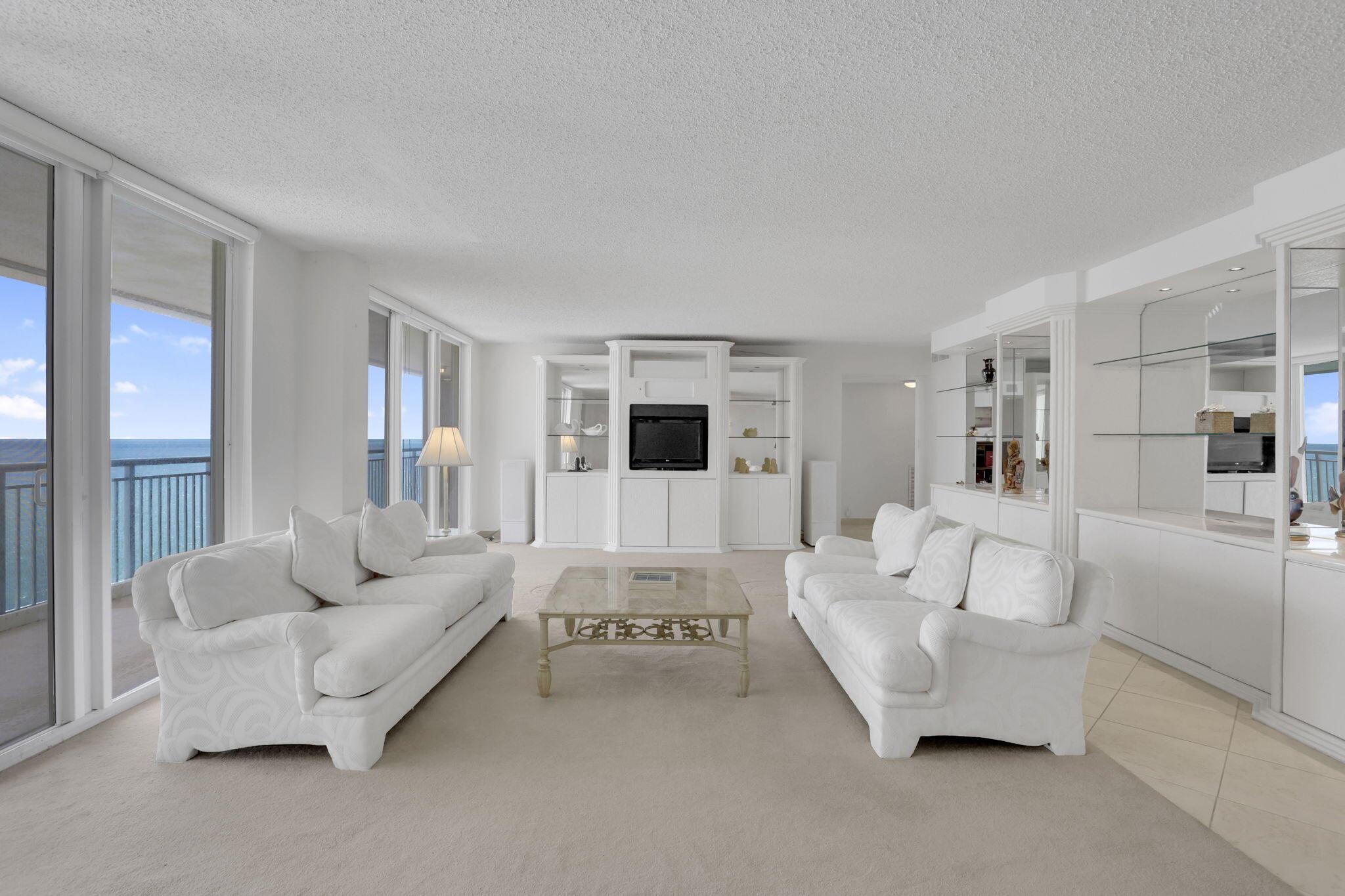 HILLSBORO LE BARON CONDO - Residential