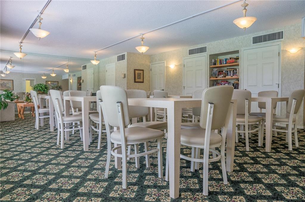 Country Club Towers - Residential
