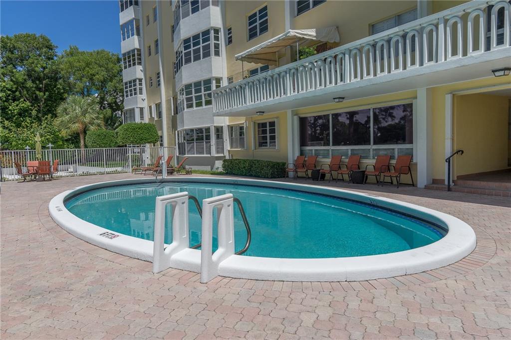 Country Club Towers - Residential