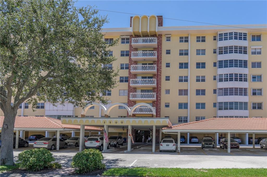 Country Club Towers - Residential