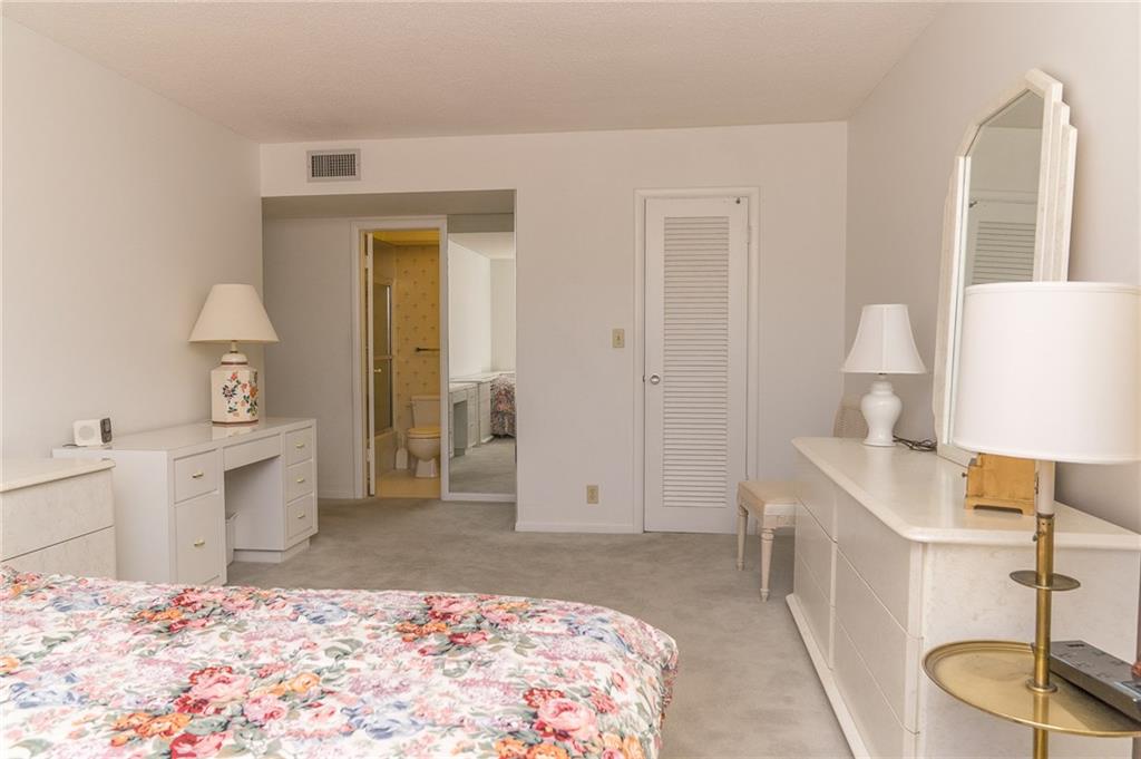 Country Club Towers - Residential