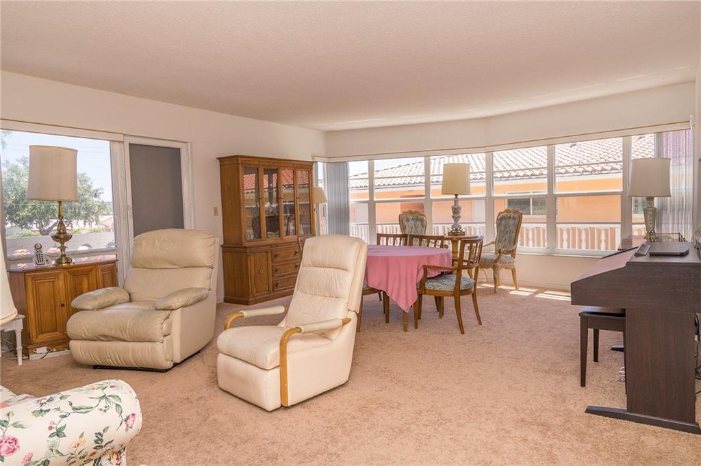 Country Club Towers - Residential